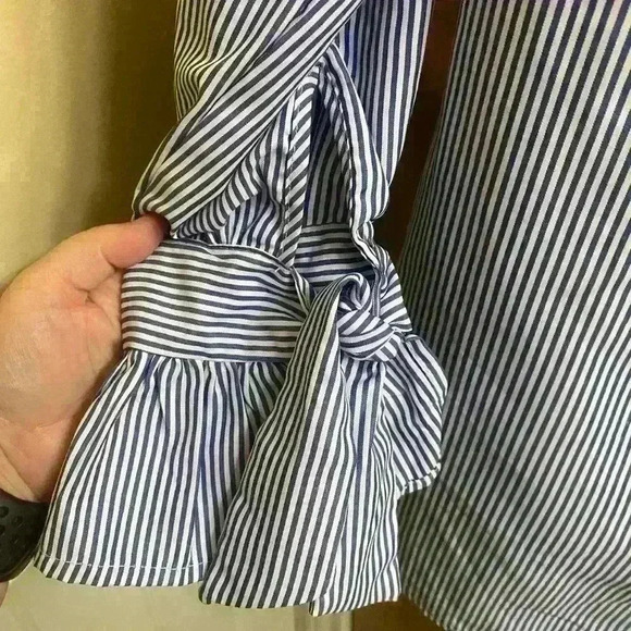 Kontrol Button Blue and White Stripe Long Sleeve Blouse with Pearl Studs Size M - Picture 5 of 11